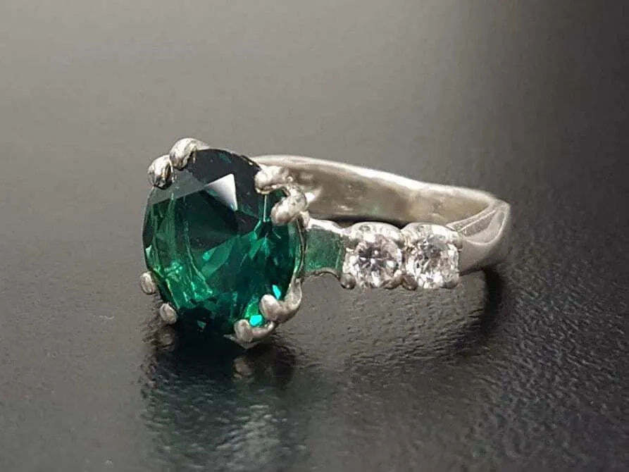 Emerald Vintage Ring - Green Promise Ring - May Birthstone Ring