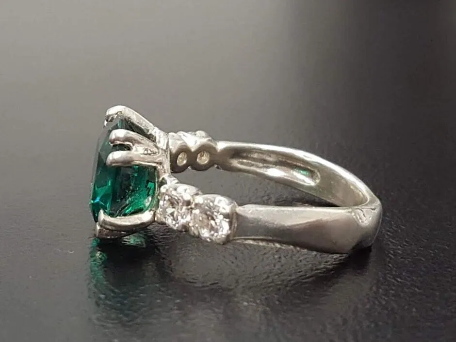Emerald Vintage Ring - Green Promise Ring - May Birthstone Ring